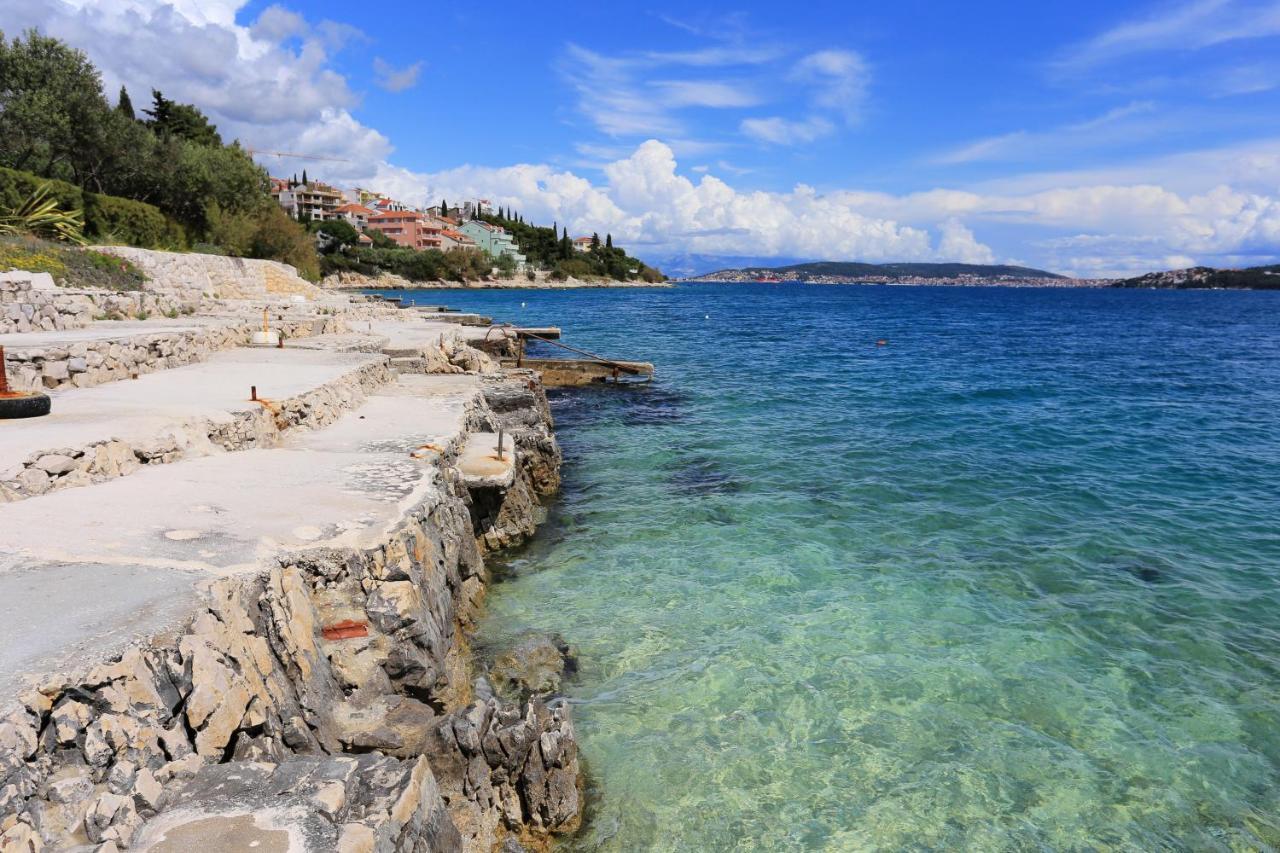 Apartments By The Sea Seget Vranjica, Trogir - 10328 外观 照片