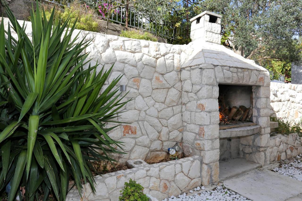 Apartments By The Sea Seget Vranjica, Trogir - 10328 外观 照片
