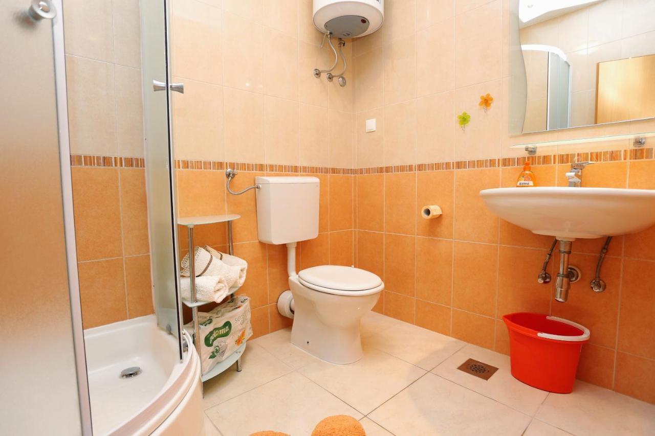 Apartments By The Sea Seget Vranjica, Trogir - 10328 外观 照片