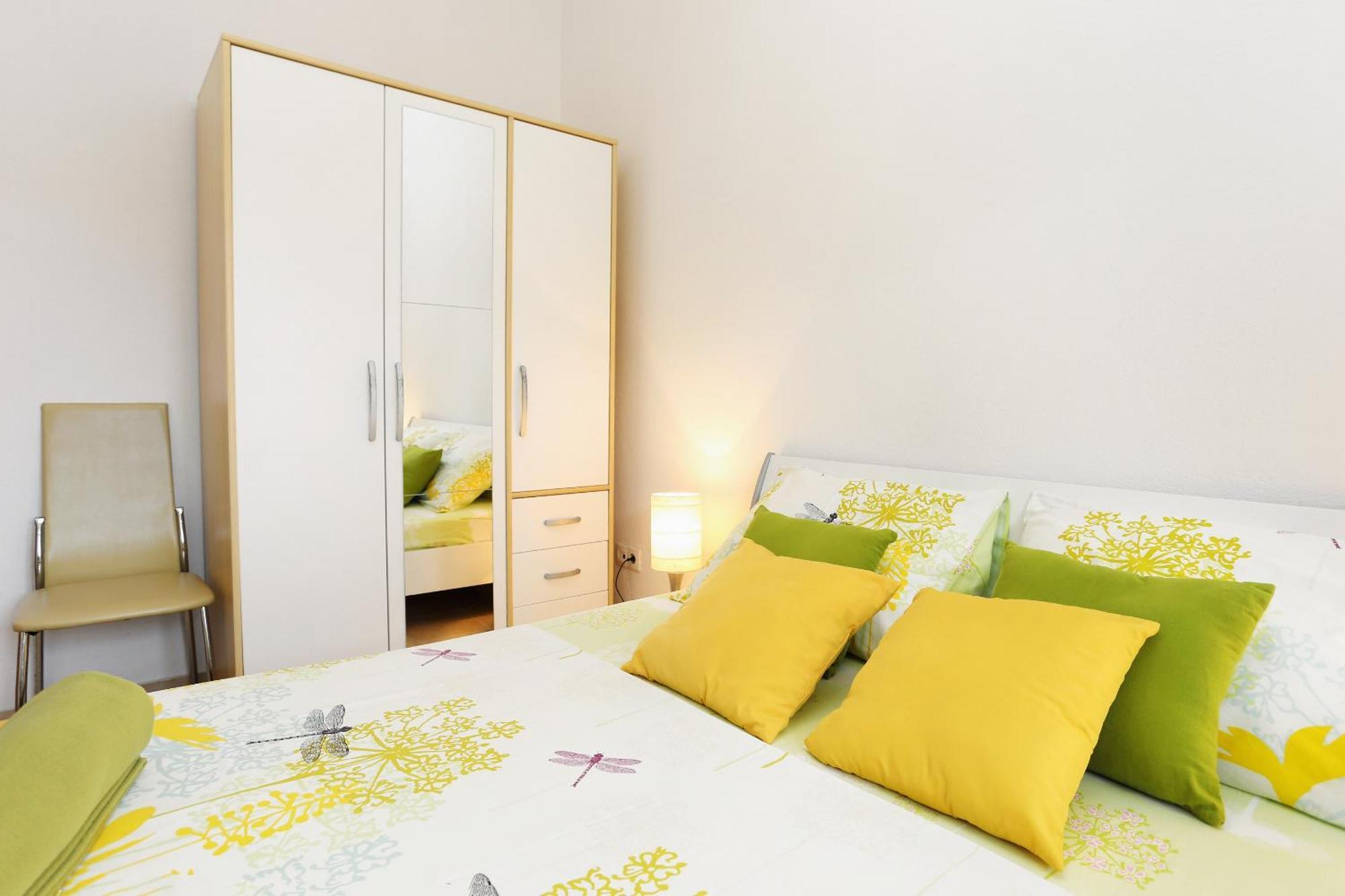 Apartments By The Sea Seget Vranjica, Trogir - 10328 客房 照片